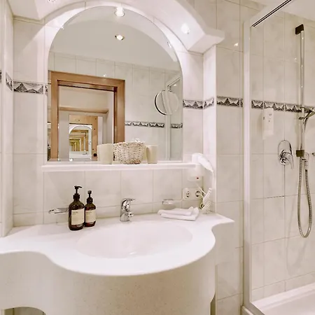Hotell Roggal Lech am Arlberg